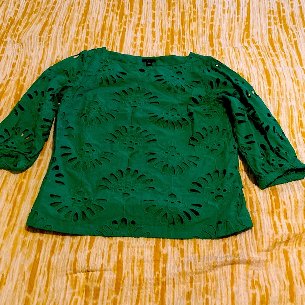 Ann Taylor- Vibrant, green, lined, eyelet blouse!
